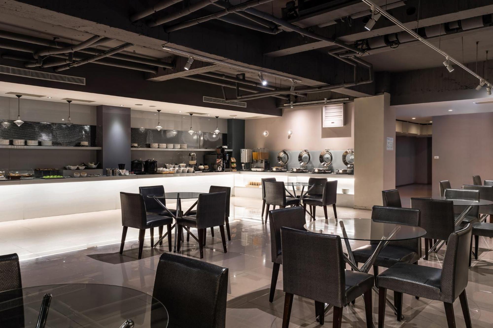 The Riverside Hotel Esthetics Kaohsiung Exterior photo